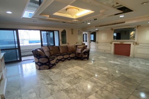 Condo à Bangkok, Thaïlande, 4 chambres № 200596 - photo 29