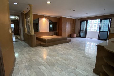 Condo à Bangkok, Thaïlande, 4 chambres № 200596 - photo 20