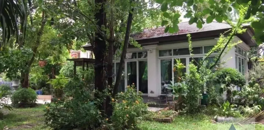Haus in Bang Khen, Bangkok, Thailand 4 Schlafzimmer № 219760