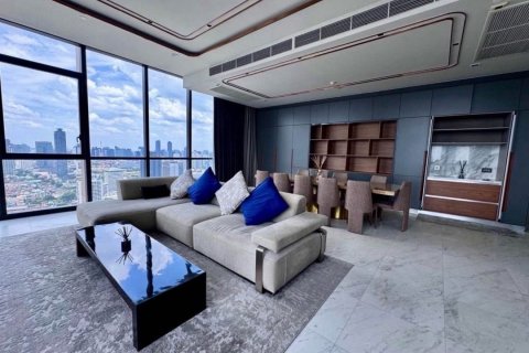 Condo in Watthana, Bangkok, Thailand, 3 bedrooms № 155018 - photo 2