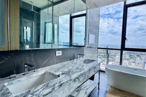 Condo in Watthana, Bangkok, Thailand, 3 bedrooms № 155018 - photo 16