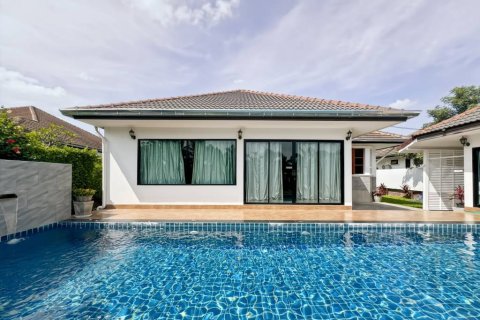 Villa in Hua Hin, Thailand 4 bedrooms № 152387 - photo 3