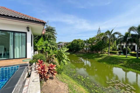 Villa in Hua Hin, Thailand 4 bedrooms № 152387 - photo 2