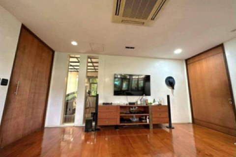 Дом в Бангкоке, Таиланд с 4 спальнями  № 152383 - фото 4