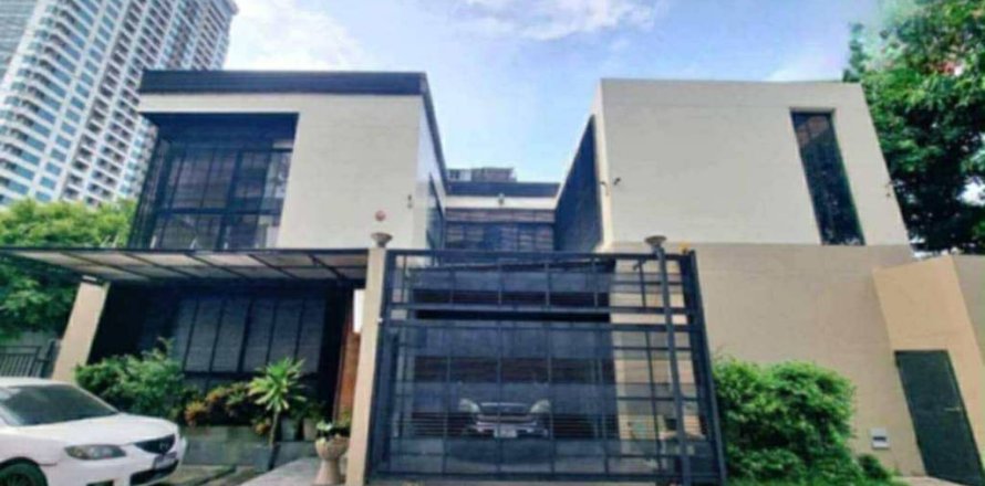 Дом в Бангкоке, Таиланд с 4 спальнями  № 152383