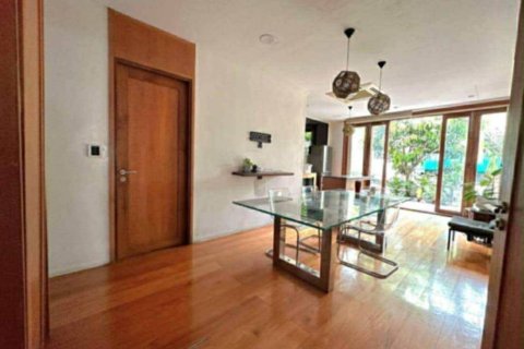 Дом в Бангкоке, Таиланд с 4 спальнями  № 152383 - фото 3