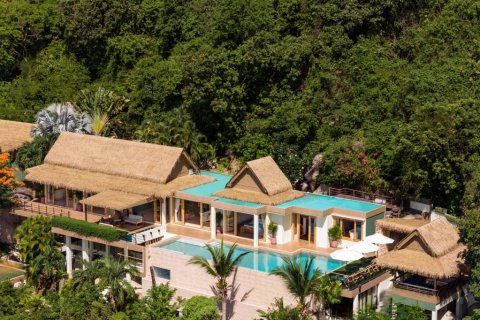 Villa in Ko Samui, Thailand 5 bedrooms № 152384 - photo 1