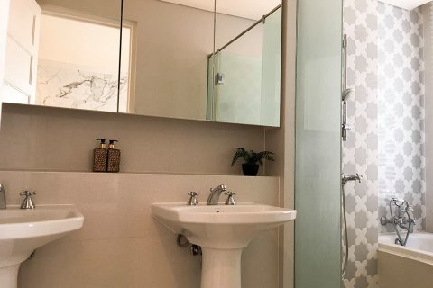 Condo in Bangkok, Thailand, 2 bedrooms  № 144200 - photo 4