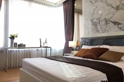 Condo in Bangkok, Thailand, 2 bedrooms  № 144200 - photo 5