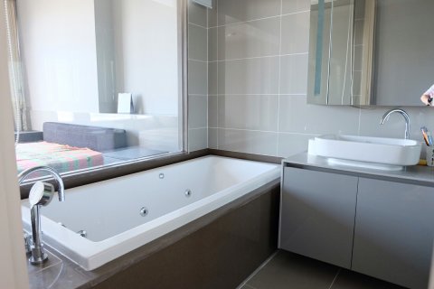 Condo in Phaya Thai, Bangkok, Thailand, 2 bedrooms  № 144196 - photo 21