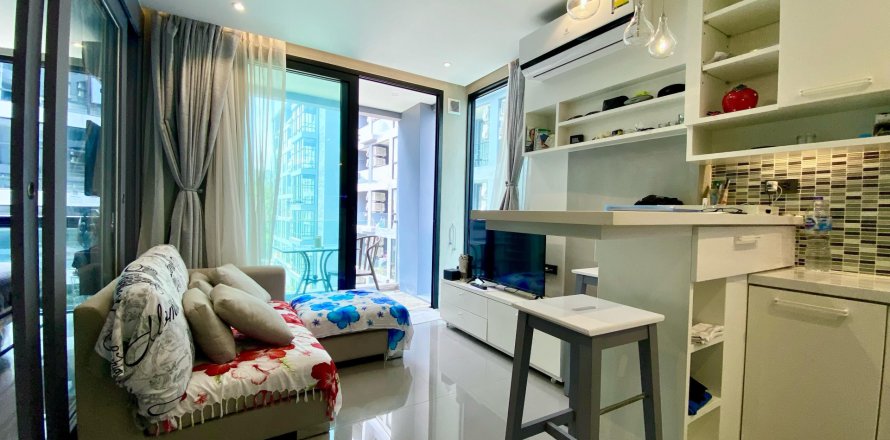 Studio dans le Condo à Kathu, Thaïlande  № 161297