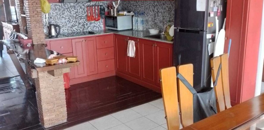 Condo in Pattaya, Thailand, 2 bedrooms  № 161296