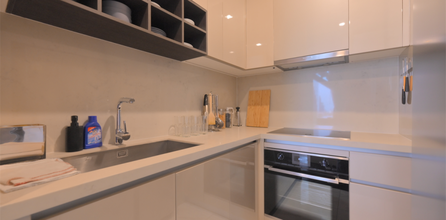 Condo in Bangkok, Thailand, 2 bedrooms  № 186265
