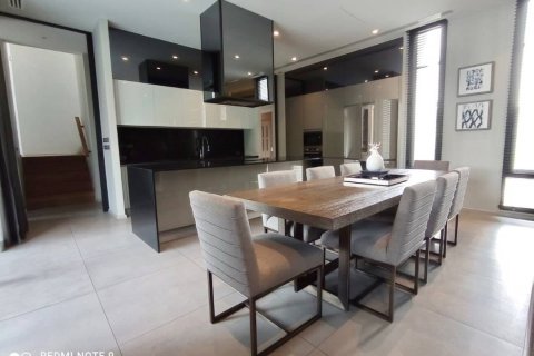 House in Bangkok, Thailand 3 bedrooms № 157547 - photo 19