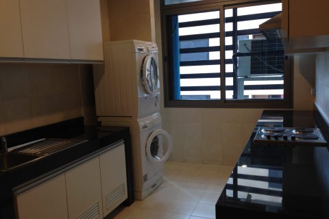 Condo in Bangkok, Thailand, 3 bedrooms  № 157550 - photo 7