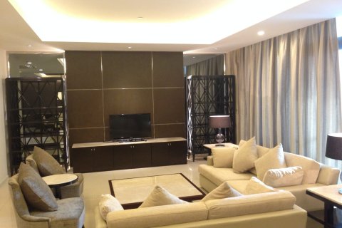 Condo in Bangkok, Thailand, 3 bedrooms  № 157550