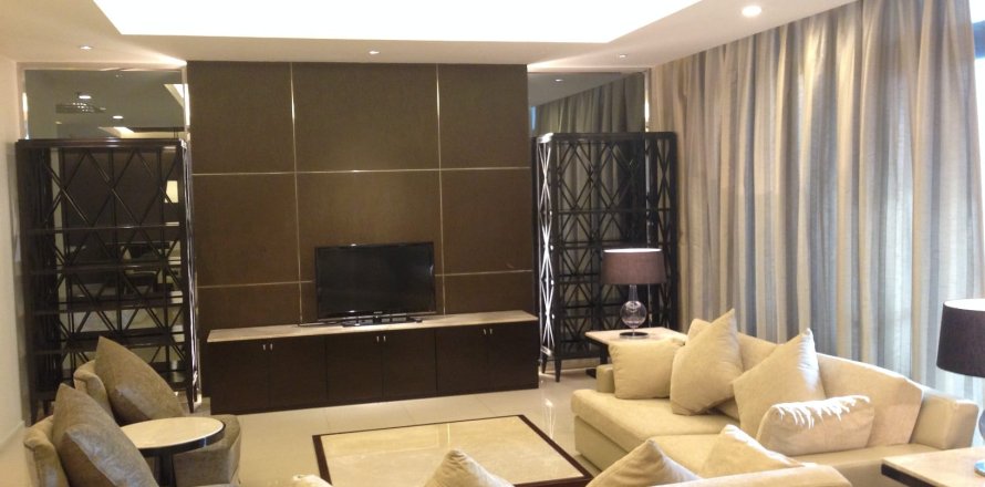 Condo in Bangkok, Thailand, 3 bedrooms  № 157550