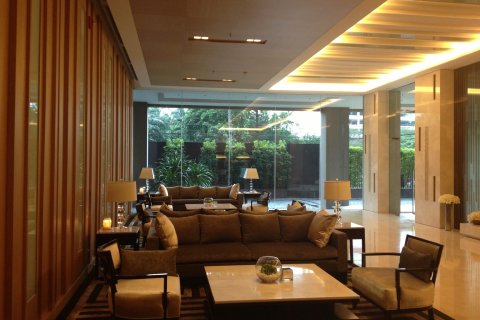 Condo in Bangkok, Thailand, 3 bedrooms  № 157550 - photo 5