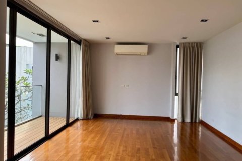 House in Bangkok, Thailand 4 bedrooms № 157548 - photo 12