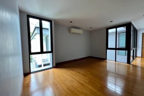 House in Bangkok, Thailand 4 bedrooms № 157548 - photo 2
