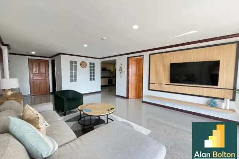 Condominio de 2 dormitorios en Jomtien Beach, Pattaya, Tailandia № 211449 - foto 17
