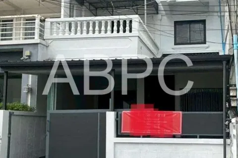 Townhouse in Pattaya, Thailand 4 bedrooms № 211454