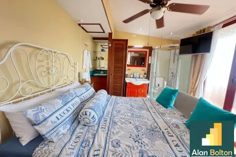 Casa de 5 dormitorios en Pattaya, Tailandia № 211451 - foto 3