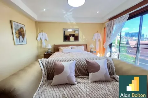 Casa de 5 dormitorios en Pattaya, Tailandia № 211451 - foto 18