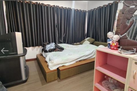 House in Bang Kapi, Bangkok, Thailand 4 bedrooms № 163274 - photo 11