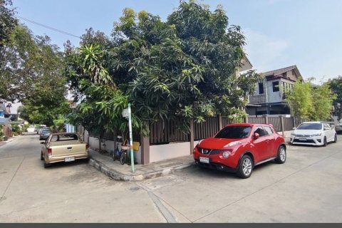 House in Bang Kapi, Bangkok, Thailand 4 bedrooms № 163274 - photo 14