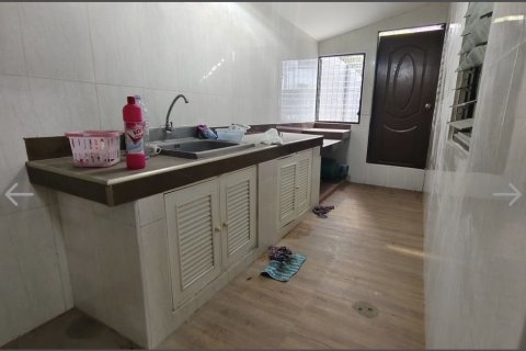 House in Bang Kapi, Bangkok, Thailand 4 bedrooms № 163274 - photo 7