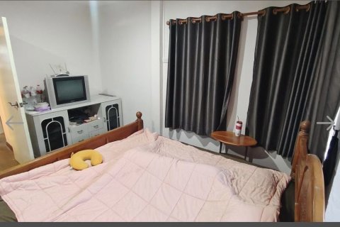 House in Bang Kapi, Bangkok, Thailand 4 bedrooms № 163274 - photo 9