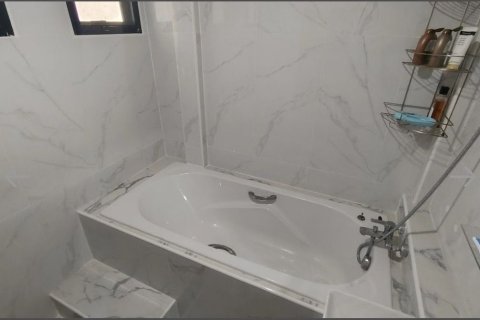 House in Bang Kapi, Bangkok, Thailand 4 bedrooms № 163274 - photo 10