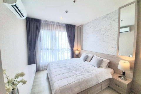 Studio dans le Condo à Khlong Toei, Bangkok, Thaïlande  № 163275 - photo 4