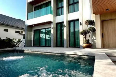 Casa de 5 dormitorios en Pattaya, Tailandia № 211125 - foto 9