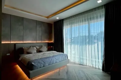 Casa de 5 dormitorios en Pattaya, Tailandia № 211125 - foto 17