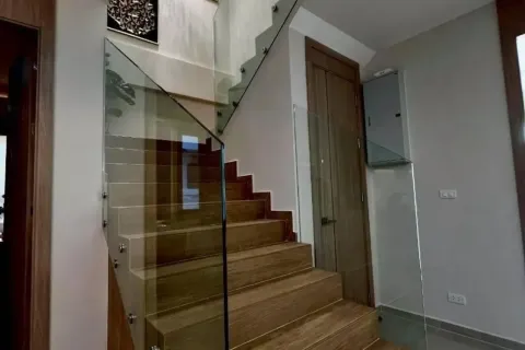 Casa de 5 dormitorios en Pattaya, Tailandia № 211125 - foto 16