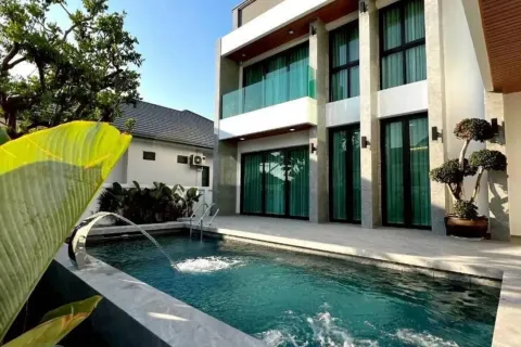 Casa de 5 dormitorios en Pattaya, Tailandia № 211125 - foto 10