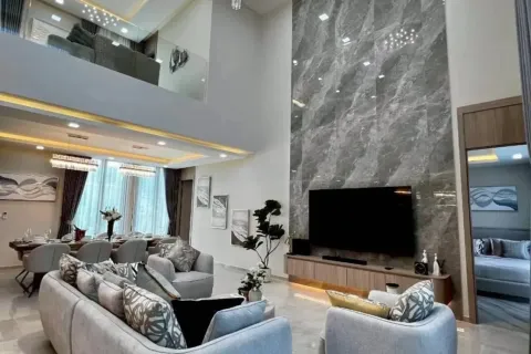 Casa de 5 dormitorios en Pattaya, Tailandia № 211125 - foto 13
