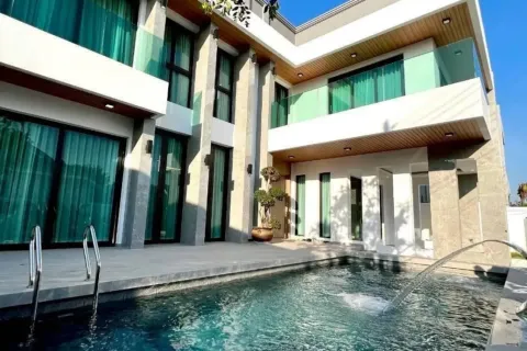 Casa de 5 dormitorios en Pattaya, Tailandia № 211125 - foto 11