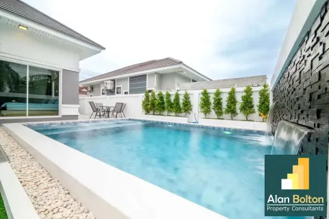 Casa de 3 dormitorios en Pattaya, Tailandia № 211123 - foto 3