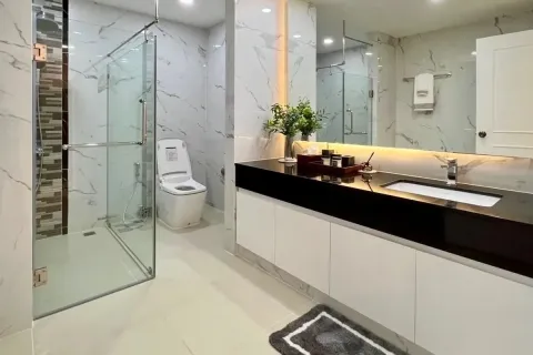 Condominio de 5 dormitorios en Jomtien Beach, Pattaya, Tailandia № 211120 - foto 12