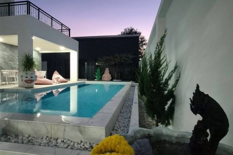 House in Pattaya, Thailand 4 bedrooms № 160223