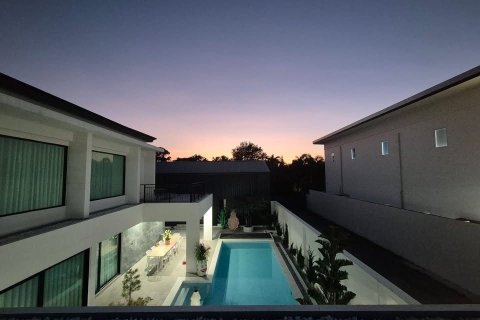 House in Pattaya, Thailand 4 bedrooms № 160223 - photo 2