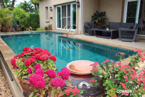 Studio in Pattaya, Thailand № 27137