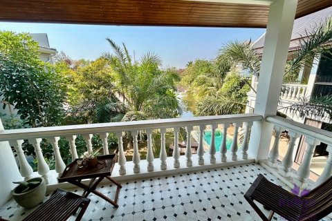 Вилла в Чиангмае, Таиланд с 5 спальнями № 162609 - фото 15