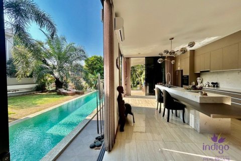 Вилла в Чиангмае, Таиланд с 5 спальнями № 162609 - фото 5