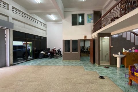 Таунхаус в Чиангмае, Таиланд с 10 спальнями  № 162613 - фото 5