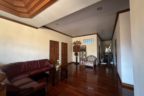 Maison à San Sai, Thaïlande 6 chambres № 140158 - photo 2