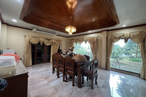 Maison à San Sai, Thaïlande 6 chambres № 140158 - photo 13